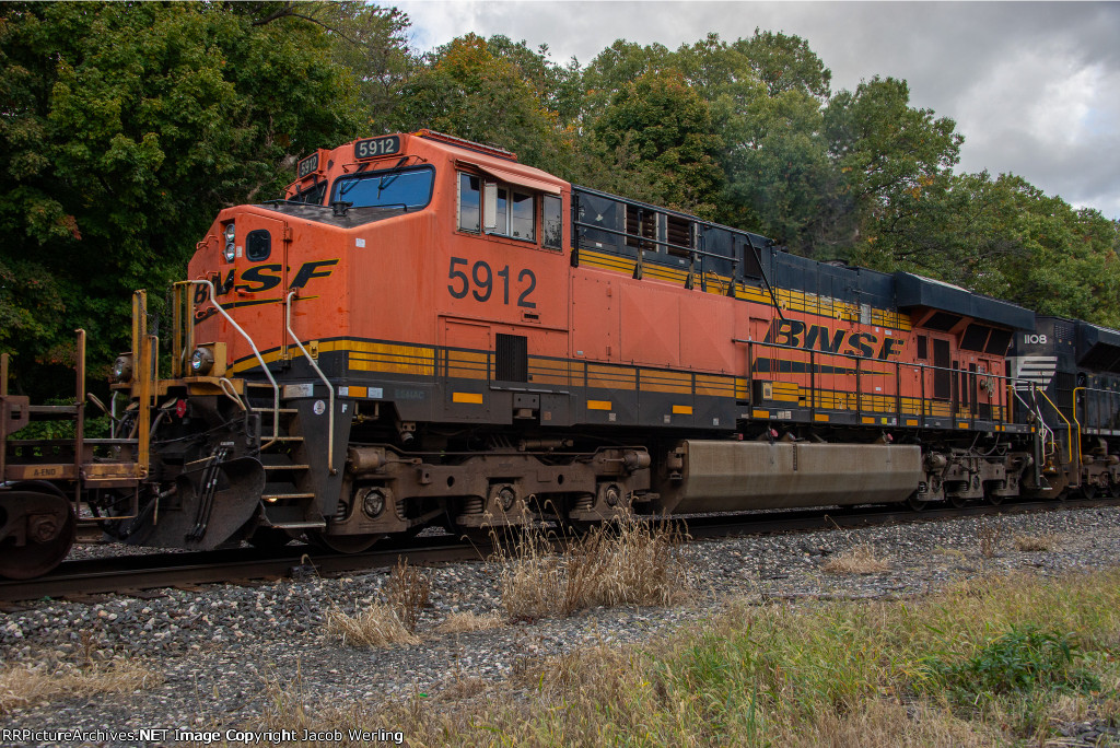 BNSF 5912